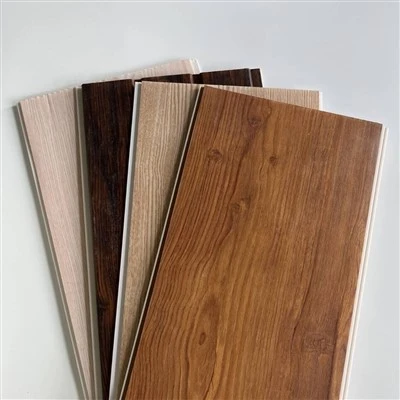 Juodos PVC lubos