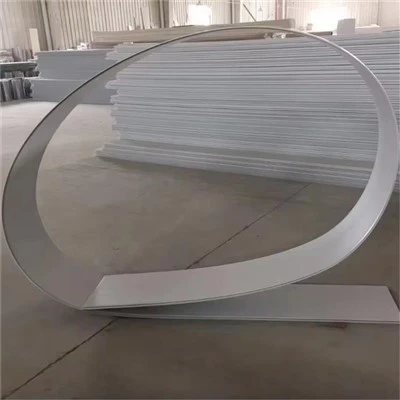 Baltos PVC lubos