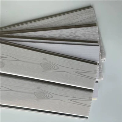 PVC medinės lubos