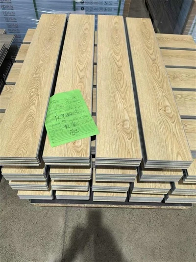 Akmens kompozicinės vinilo grindys